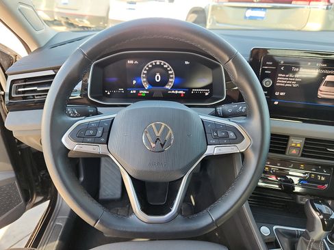 Certified 2025 Volkswagen Jetta SE FWD image 16