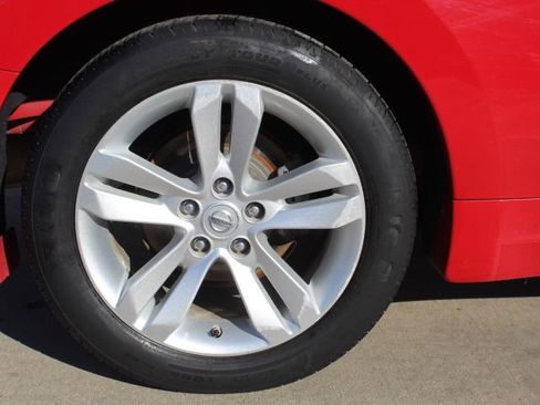 Used 2010 Nissan Altima 2.5 S w/ Premium Pkg image 12