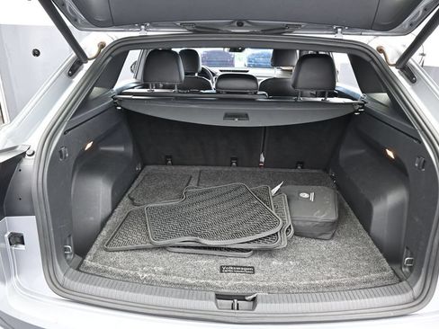 Used 2022 Volkswagen Atlas Cross Sport SE FWD image 41