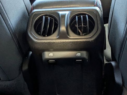 Used 2021 Jeep Gladiator Sport image 15