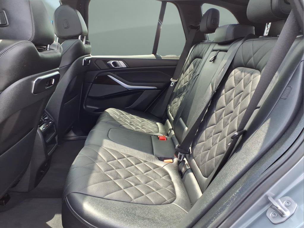 Used 2024 BMW X5 xDrive40i w/ Premium Package AWD/4WD image 19