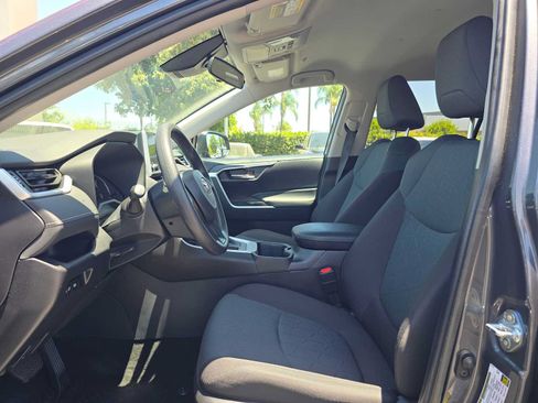 Certified 2025 Toyota RAV4 XLE FWD image 22