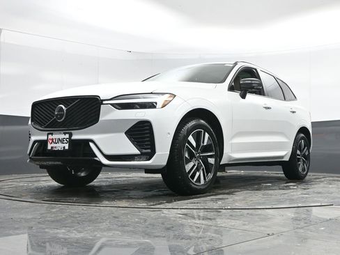 New 2026 Volvo XC60 B5 Plus w/ Protection Package Premier image 41
