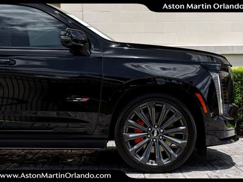 Used 2025 Cadillac Escalade V AWD/4WD image 19