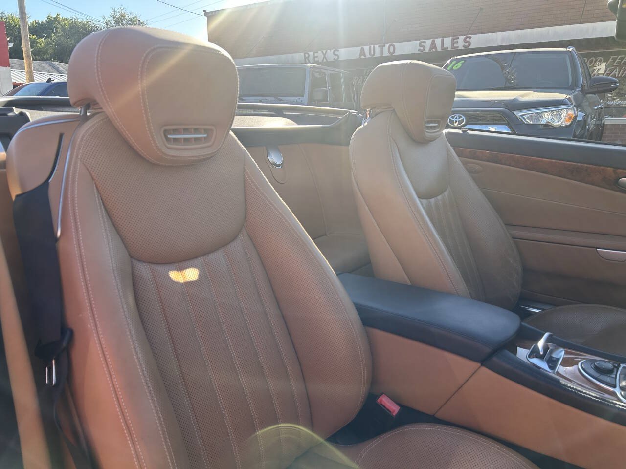 Used 2011 Mercedes-Benz SL 550 image 38