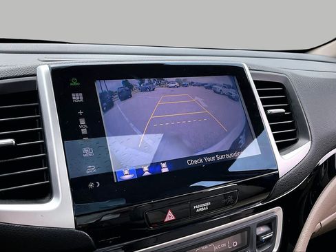 Used 2016 Honda Pilot Touring image 27