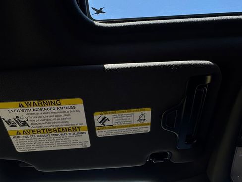 Used 2025 Subaru Forester Premium image 37