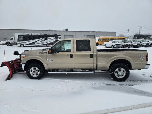 Used 2011 Ford F250 XLT w/ XLT Premium Pkg image 6