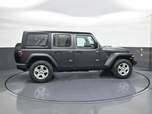 Used 2022 Jeep Wrangler Unlimited Sport AWD/4WD image 8