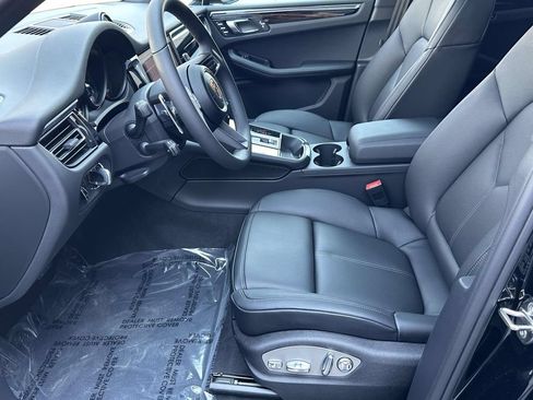 Used 2026 Porsche Macan AWD/4WD image 20