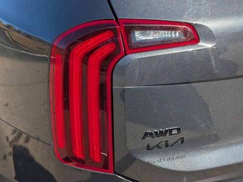Used 2022 Kia Telluride SX w/ SX Prestige Package image 10