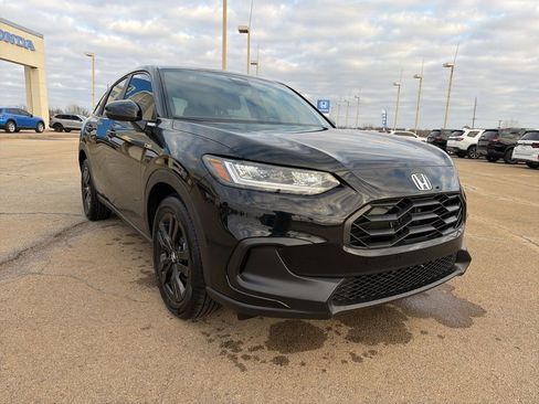 New 2026 Honda HR-V Sport image 3