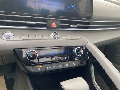 New 2025 Hyundai Elantra SEL w/ Cargo Package image 18