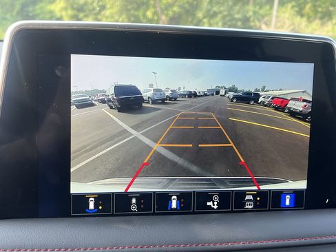 Used 2022 Chevrolet Tahoe RST w/ Sport Performance Package image 15