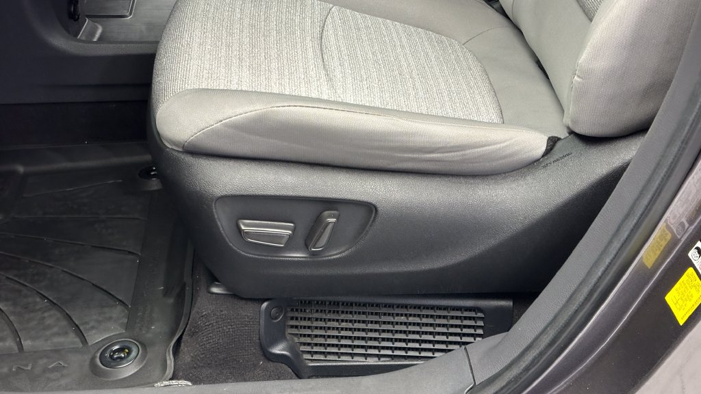 Certified 2024 Toyota Sienna LE FWD image 13