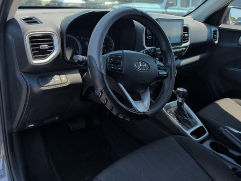 Used 2021 Hyundai Venue SE FWD image 15
