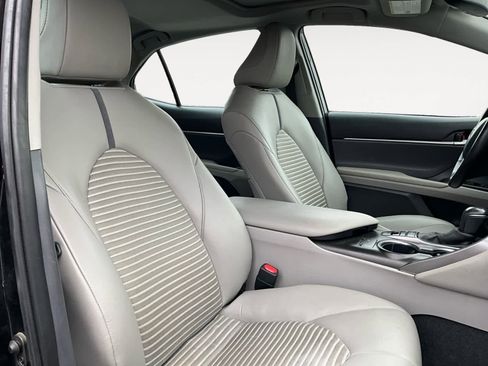 Used 2024 Toyota Camry SE w/ Cold Weather Package image 13