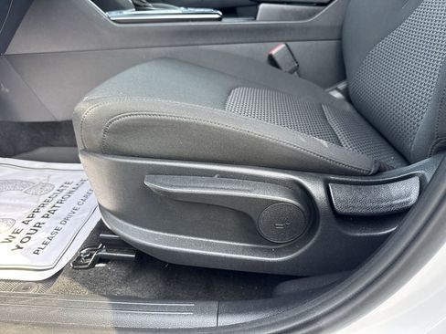 Used 2026 Kia Sportage LX image 12