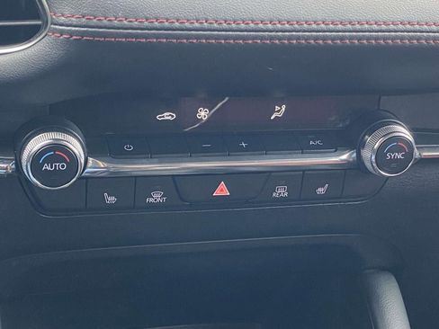 Used 2023 MAZDA MAZDA3 s image 29