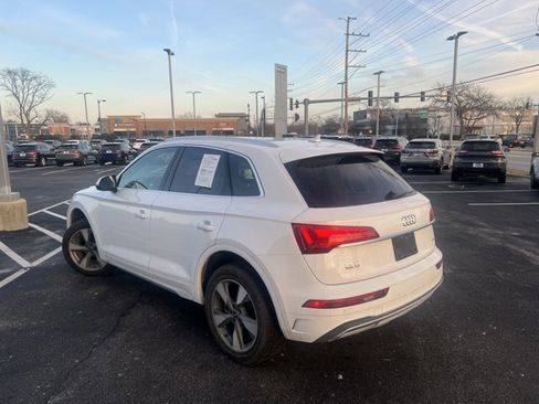 Used 2023 Audi Q5 2.0T Premium w/ Convenience Package image 4