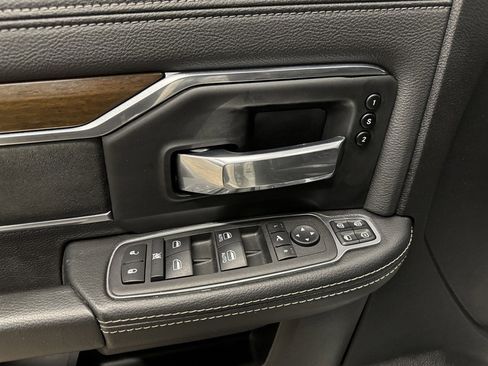 Used 2024 RAM 2500 Laramie AWD/4WD image 32