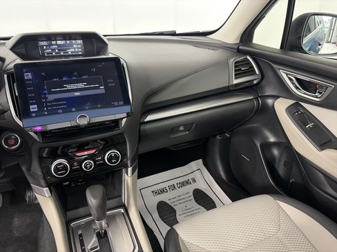 Used 2020 Subaru Forester Premium AWD/4WD image 4