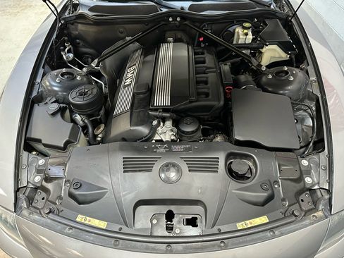 Used 2003 BMW Z4 2.5i image 17