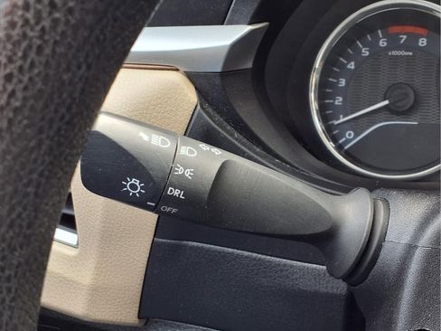 Used 2015 Toyota Corolla LE FWD image 21