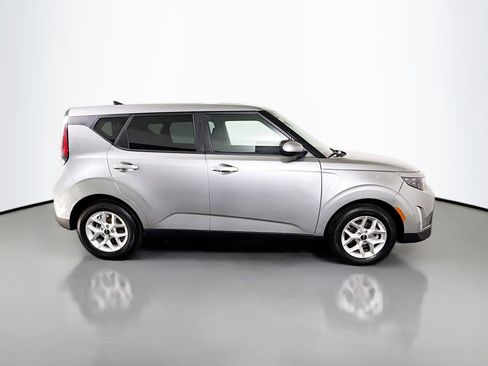 Used 2025 Kia Soul LX w/ LX Technology Package image 11