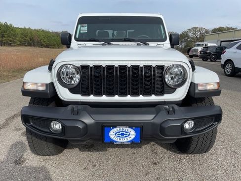 Used 2024 Jeep Gladiator Sport image 8