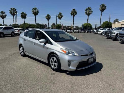 Used 2013 Toyota Prius Two FWD image 2
