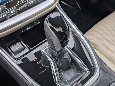 Used 2023 Subaru Outback Limited image 12