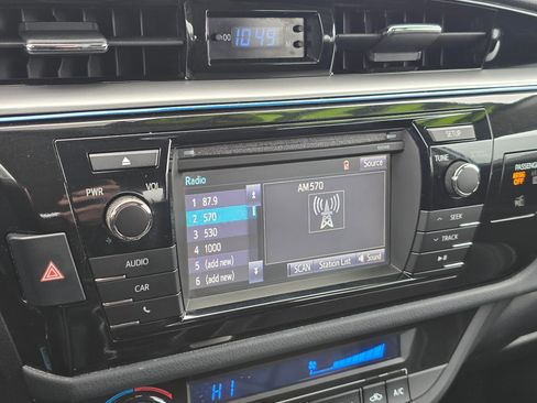 Used 2015 Toyota Corolla S image 15