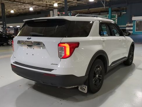 Used 2021 Ford Explorer XLT AWD/4WD image 8