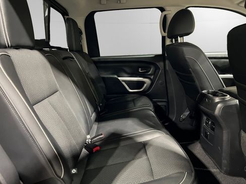 Used 2018 Nissan Titan PRO-4X image 17