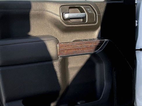 Used 2021 GMC Sierra 1500 SLE w/ X31 Off-Road Package image 17