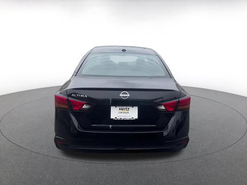 Used 2025 Nissan Altima 2.5 SV FWD image 12