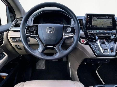 Used 2023 Honda Odyssey Touring image 9