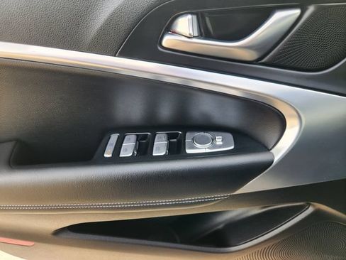 Used 2023 Genesis G70 2.0T RWD image 21