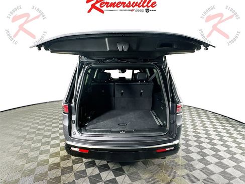 New 2025 Jeep Wagoneer L Series II w/ Convenience Group I image 16