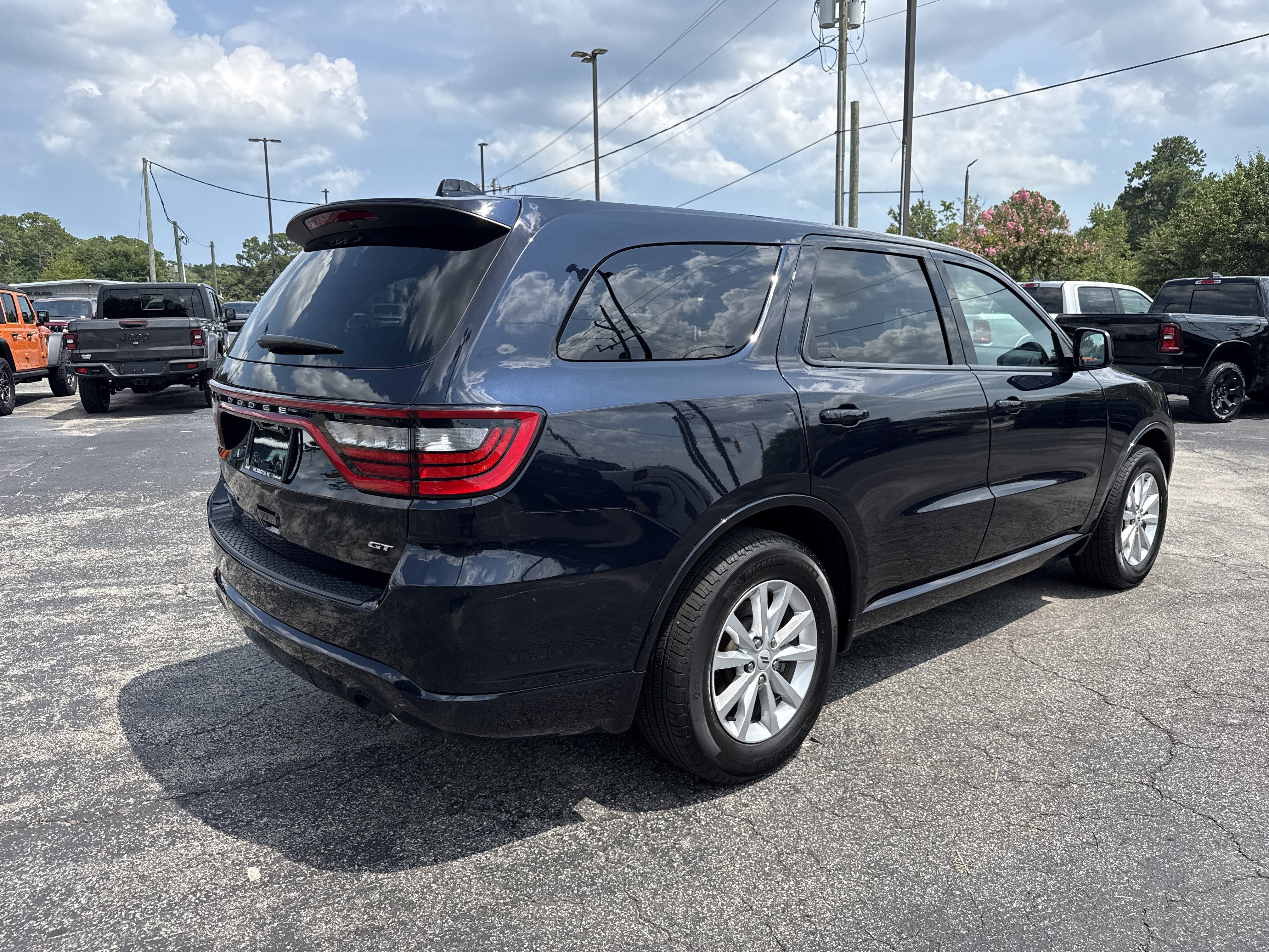 Used 2025 Dodge Durango GT RWD image 9