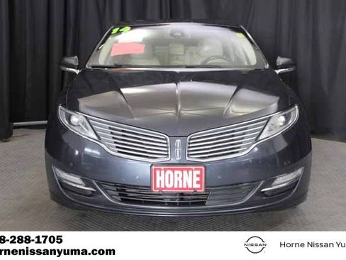 Used 2014 Lincoln MKZ FWD image 2