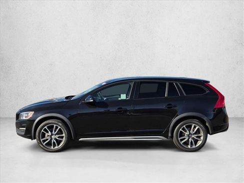 Used 2018 Volvo V60 T5 Cross Country Platinum image 9