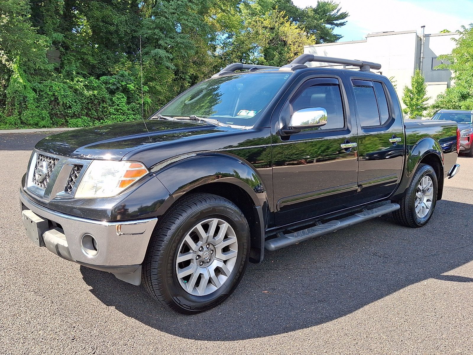 Used 2011 Nissan Frontier SL w/ Moonroof Pkg AWD/4WD image 3
