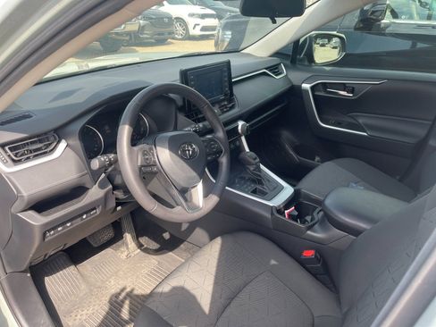 Used 2021 Toyota RAV4 XLE w/ Convenience Package AWD/4WD image 10