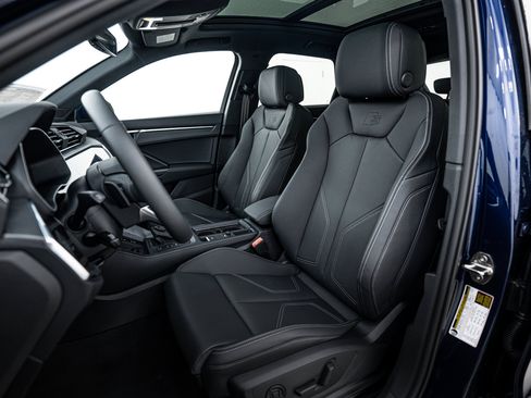 New 2025 Audi Q3 2.0T Premium image 14