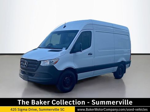 Used 2025 Mercedes-Benz Sprinter 2500 image 4