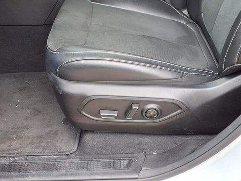 Used 2025 Jeep Grand Cherokee Altitude AWD/4WD image 15