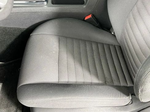 Used 2013 Dodge Challenger R/T image 18