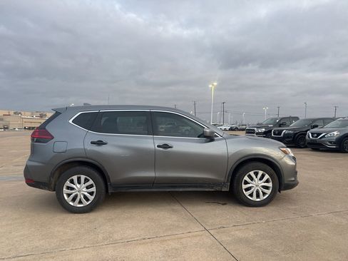 Used 2018 Nissan Rogue S image 26